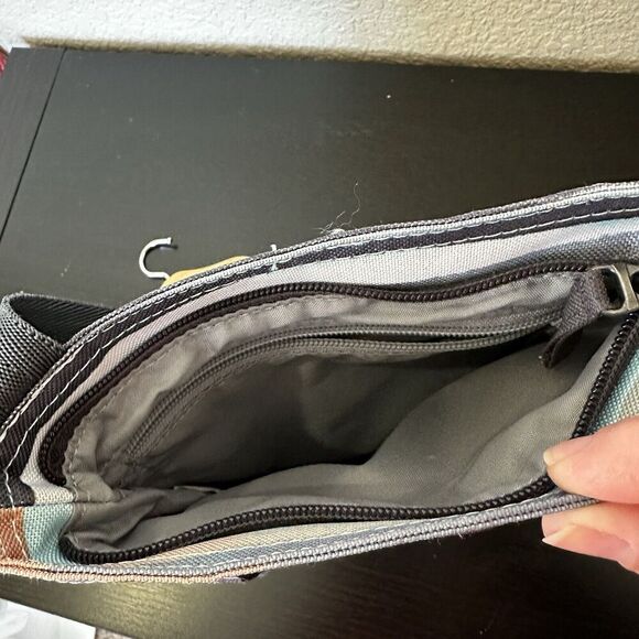 Dakine Jive Crossbody Bag Shoulder Purse Adjustable Strap Blue Stripe - Picture 5 of 7